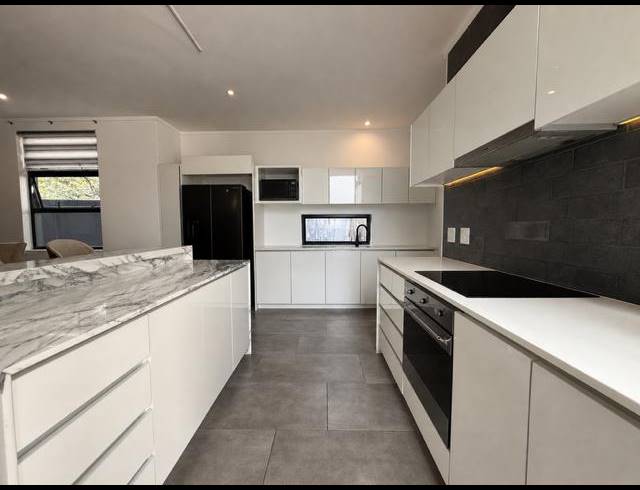 3 BEDROOM PROPERTY TO RENT IN HYDE PARK